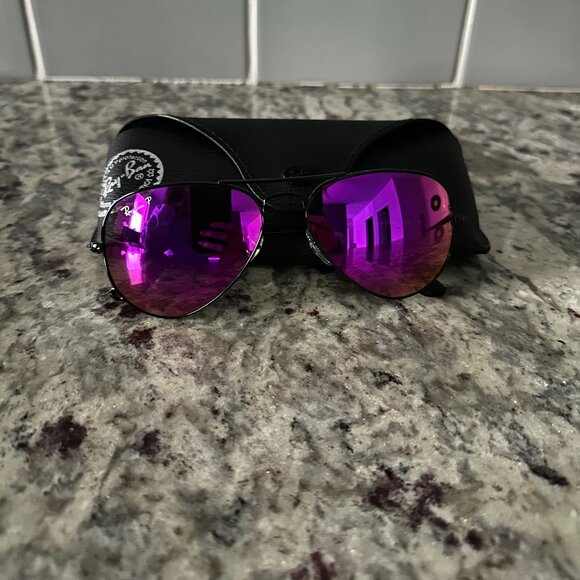 Ray-Ban Aviator Sunglasses (Polarized and Case Included) - Picture 4 of 4